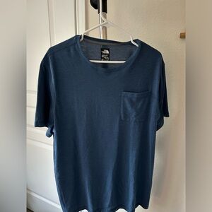 North face flash dry men’s extra large T-shirt